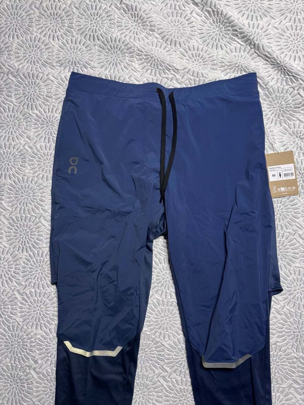 On Running Men's Weather Pants Denim Navy Size Medium NWT